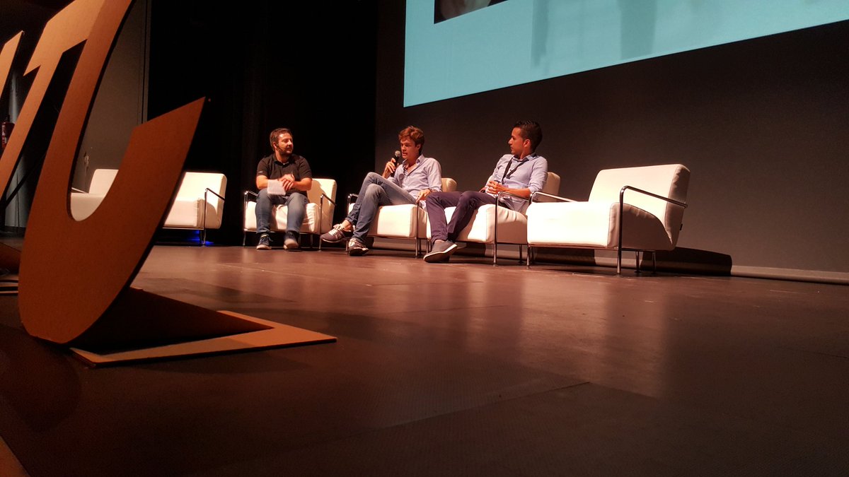 AppTradeCentre's tweet photo. Y el eterno debate #android vs. #ios en la mesa redonda del final de #ATC https://t.co/VcjQpylbAA