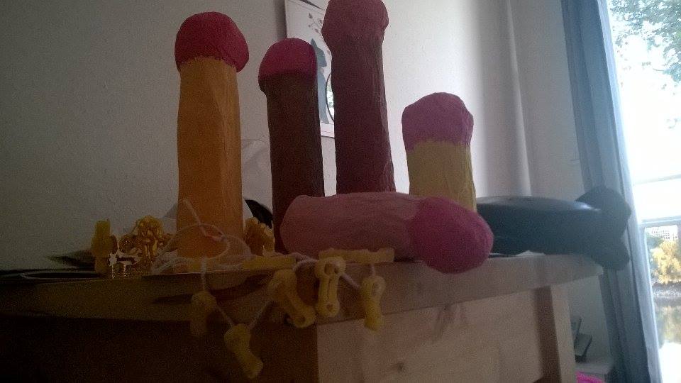 regisRquoi's tweet image. Making Dicks and cocks. #Notgamedev
(and penises)