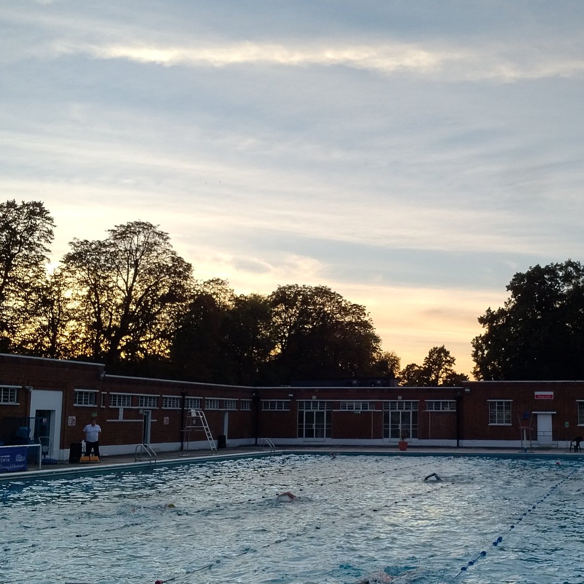 Aquaboy007's tweet photo. Serenity ... where has summer gone time to think about flying south #brockwelllido #stillinlondon #wasthatsummer #lidolife #OSS #swimmer https://t.co/bpSwXbMPMC
