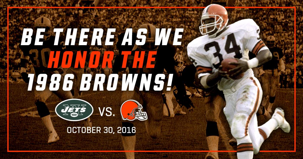 Browns's tweet image. 🚨 RT for chance to win 2 tickets to #NYJvsCLE 🚨 

Be there as we honor the 1986 #Browns!

Tickets available at Browns.com/tickets