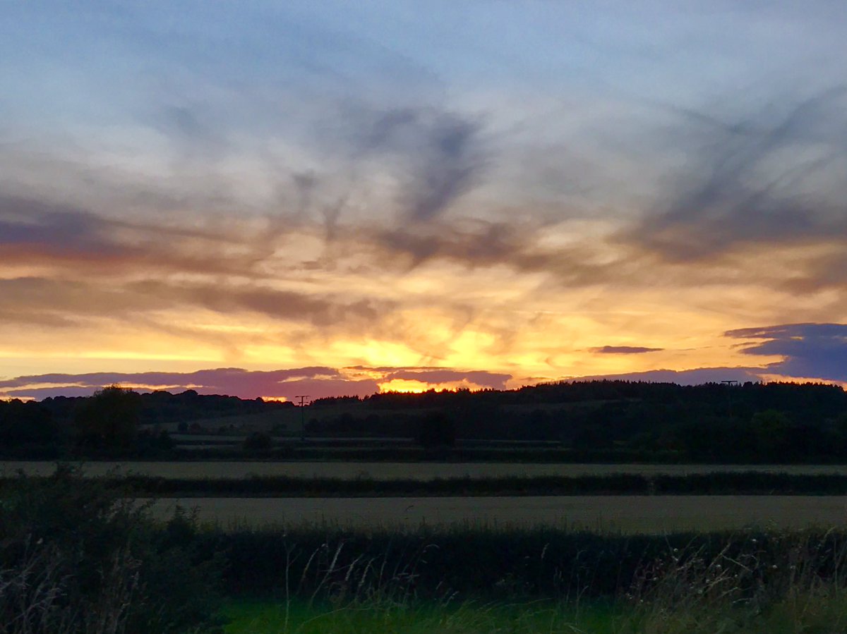 lesleyjames123's tweet photo. On my way to Durham University's open day. The sunset on the M1 is lovely. Only another 3hrs to go!
Its a long way from home 😩😩😩 https://t.co/CM2byY8hdg