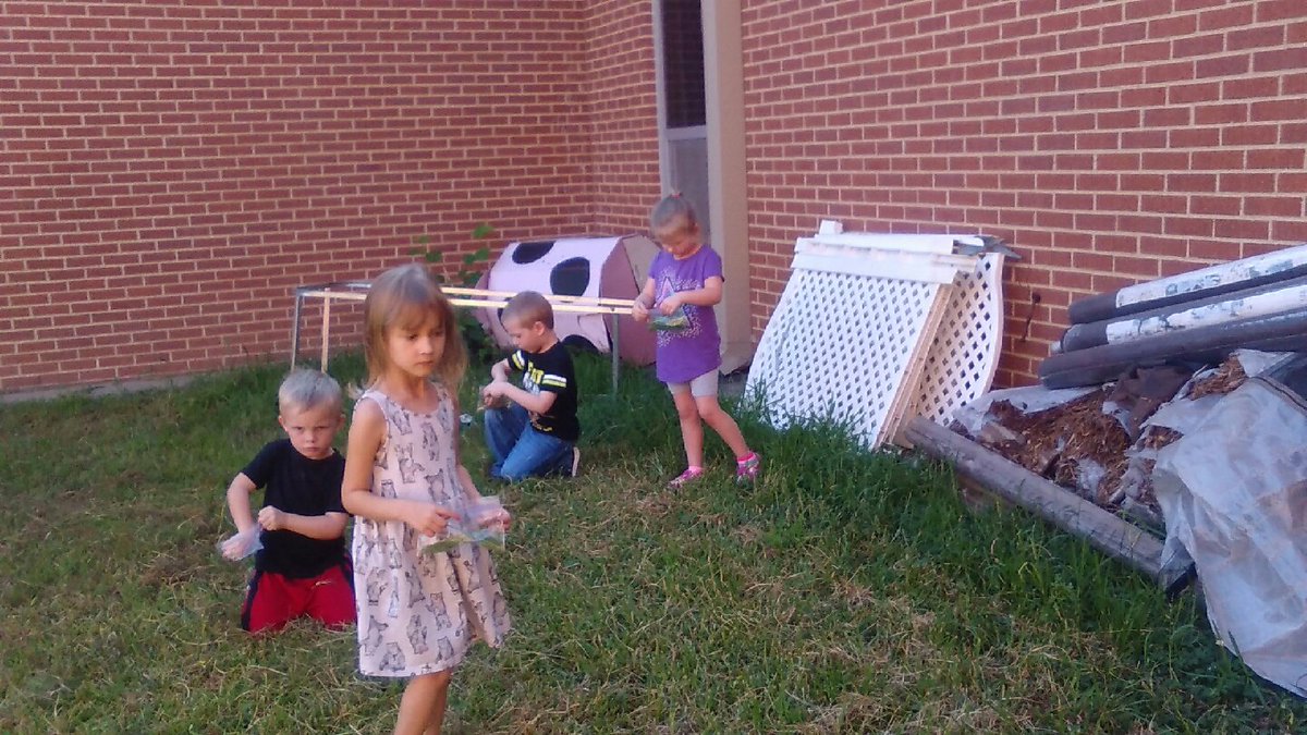 MiyaMorman's tweet photo. The letter Gg is for Green Grass! #central_mabank #CEkidsmatter https://t.co/EhzkQ6eGfh