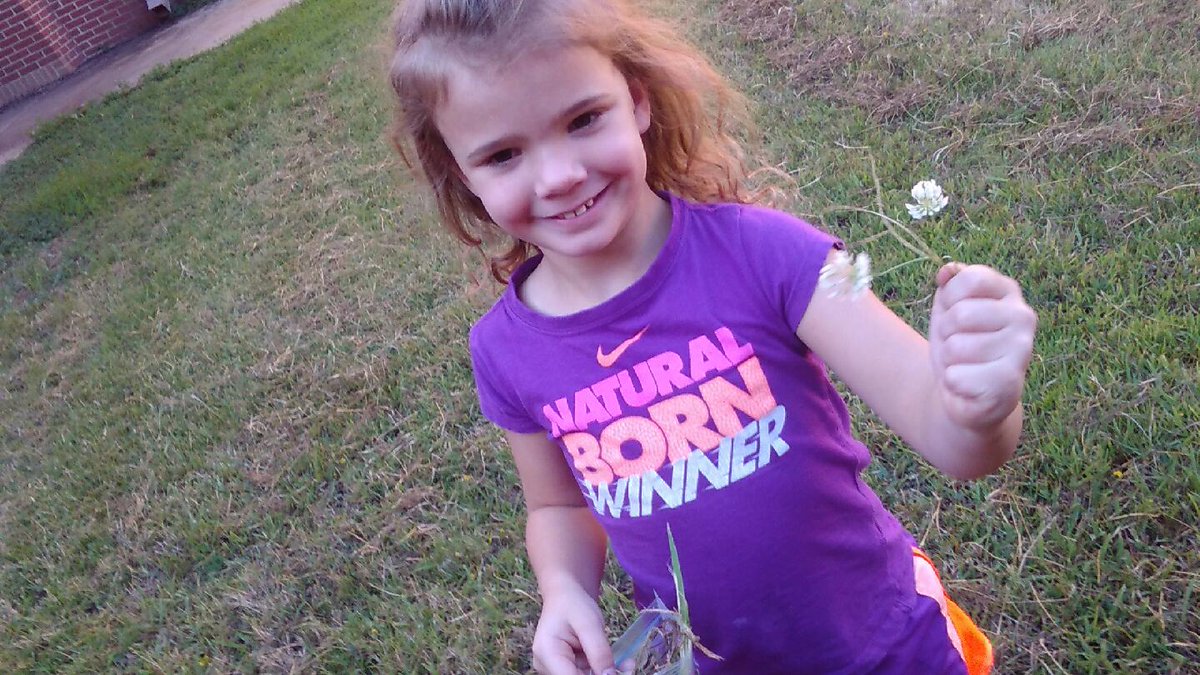 MiyaMorman's tweet photo. The letter Gg is for Green Grass! #central_mabank #CEkidsmatter https://t.co/EhzkQ6eGfh