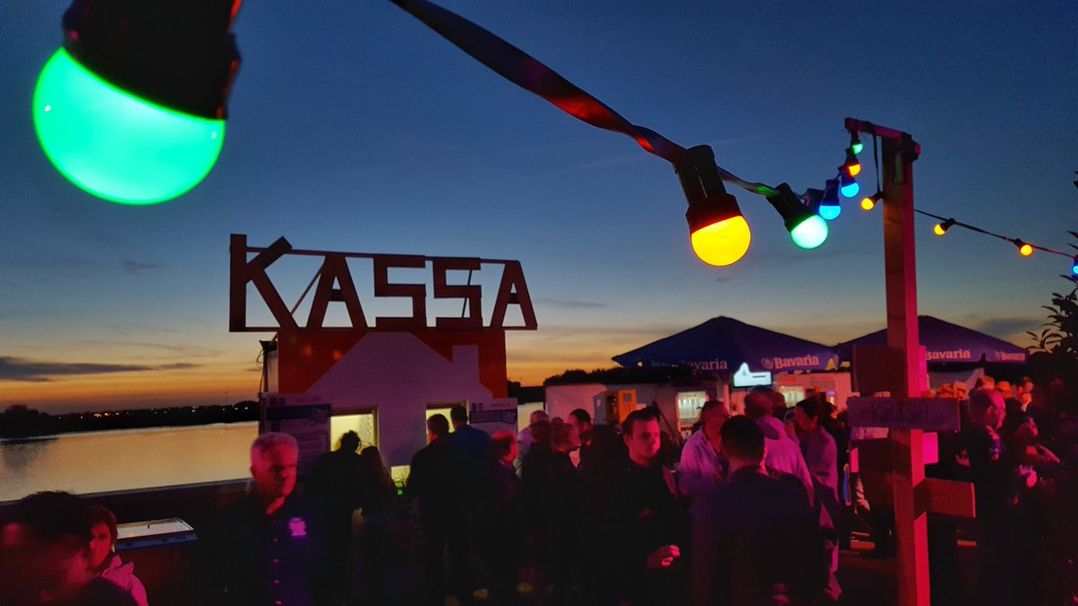 Gezellig en kleurrijk <a href="/HippeHappen/">✴ Hippe Happen ✴</a> #hippehappenfestival # Rosmalen