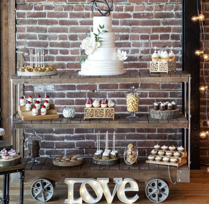 First 100 #brides at the #ElegantWeddingShow will get a #DELICIOUS #treat from <a href="/PatisserieMonte/">PatisserieMontebello</a> in their #giftbag 🎂 bit.ly/1OQPvdh