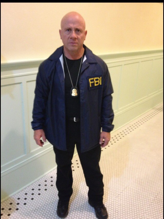 themesengr_'s tweet photo. Playing a fed #actorslife #acting #castingdirector @CrimMinds_CBS @nbcsvu #moviecop #FlashbackFriday https://t.co/tHEmBgMWAG