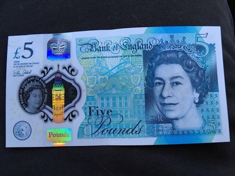 ajaykarwal's tweet image. Worth a try I guess. #newfiver #newfivepoundnote #NotMe gumtree.com/p/for-sale/2-x…
