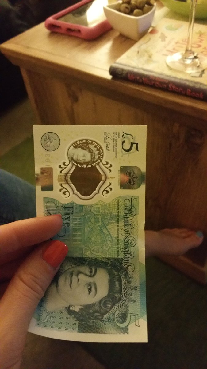 misstoni_w's tweet image. Just ripped a new £5 note!! #FivePoundNote