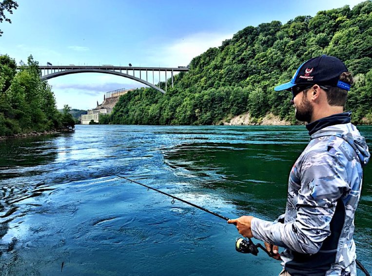 Guess which side is Canada? #NiagaraRiverGorge @justinlucasbass  #TeamCepek Are you fishing this weekend?