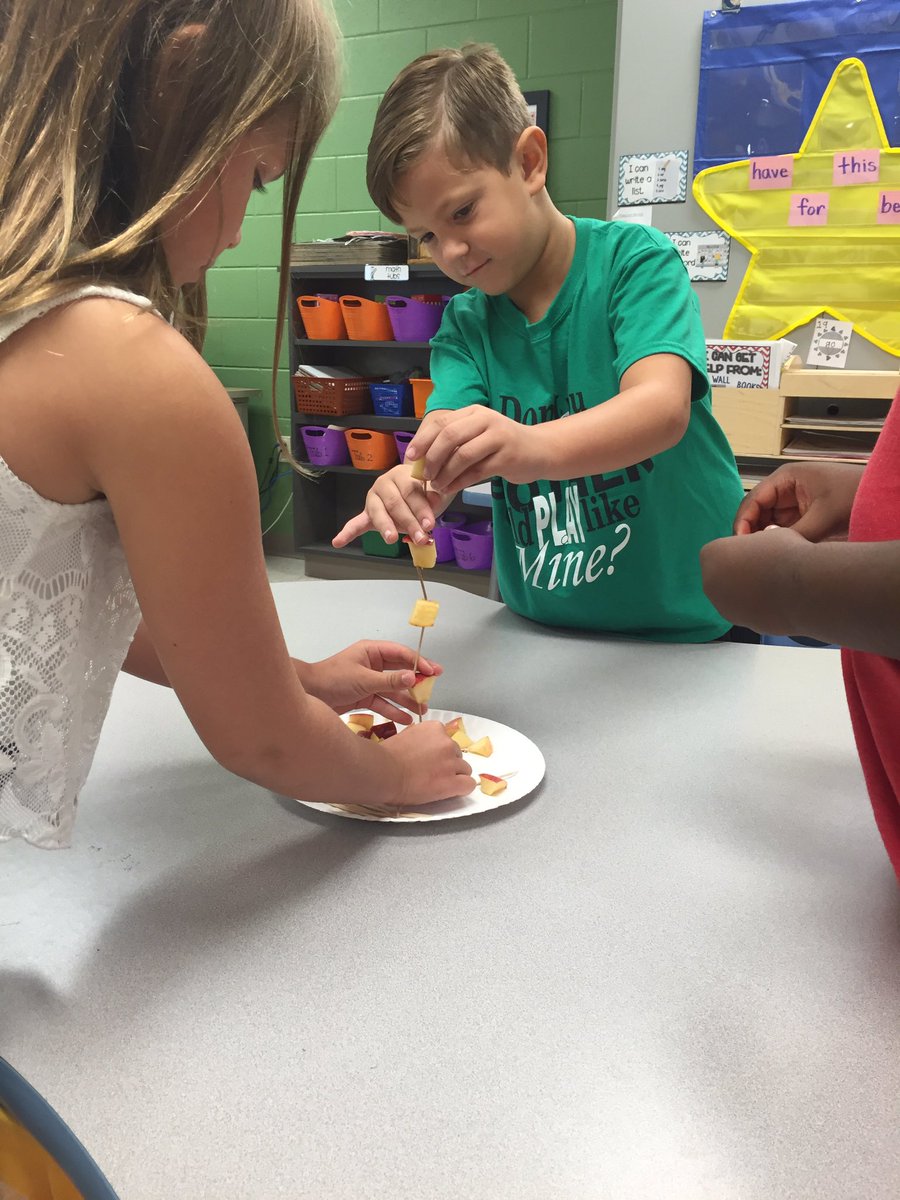 MissJohnson05's tweet photo. Our 1st STEM Challenge Friday!! Which team could build the tallest apple tower? #STEMed @CPSCrickets https://t.co/DljzWoSMId