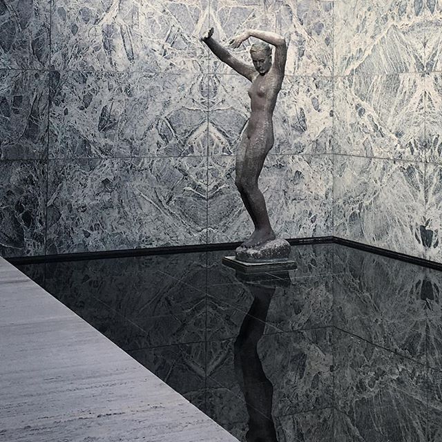 thetwaind's tweet photo. #Repost @newtendency ・・・ Ludwig Mies van der Rohe, Deutscher Pavillon, 1929 #miesvanderrohe #georgkolbe #newtendency https://t.co/QcMudGgQys