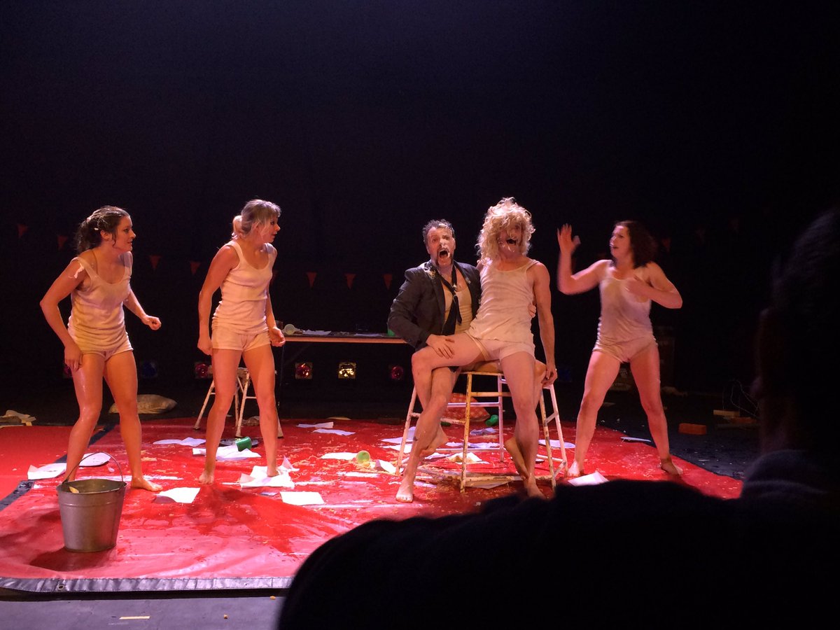 ISACSIreland's tweet photo. #Unsuitable & #Struttastic @projectarts @tigerdubfringe @tumblecircus @LordsofStrut aaaagghh!!! https://t.co/kmqTr9HET8