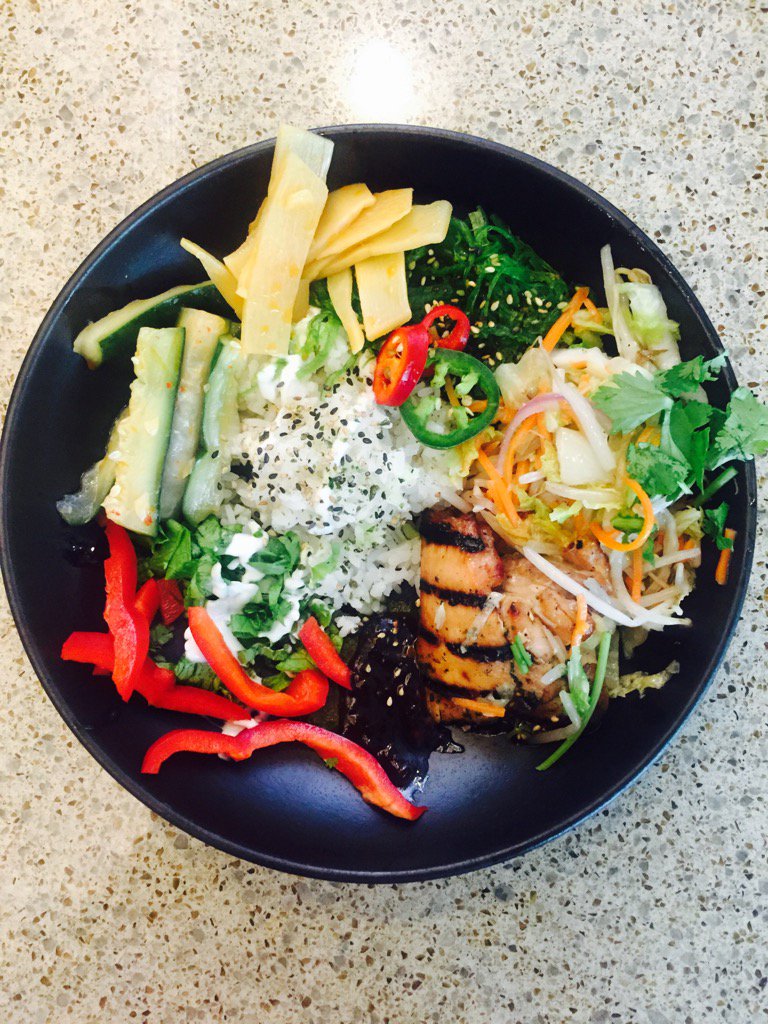 TrustYourHunger's tweet photo. FEAST your eyes 👀 (see what I did there?) @UCLAhousing https://t.co/5sqAcImInF