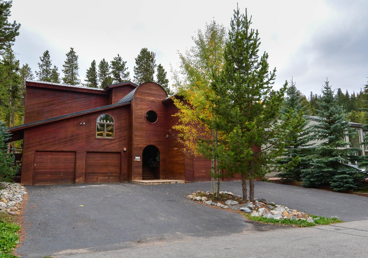 BreckRE's tweet photo. Fresh Listing Friday Breck Edition this week https://t.co/4WQEDsgS07 #newlistings #summitcountyrealestate #breck https://t.co/lANcguxEyO