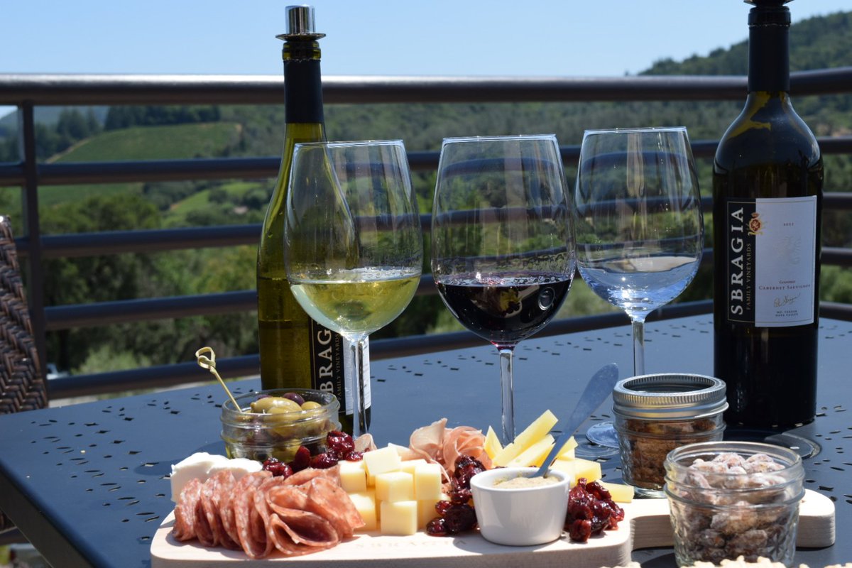SipOnThisJuice's tweet image. Virtual Wine Tours – Sbragia Family Winery in Dry Creek Valley - siponthisjuice.com/virtual-wine-t… #SonomaChat @sbragiafamily @drycreekvalley #wine