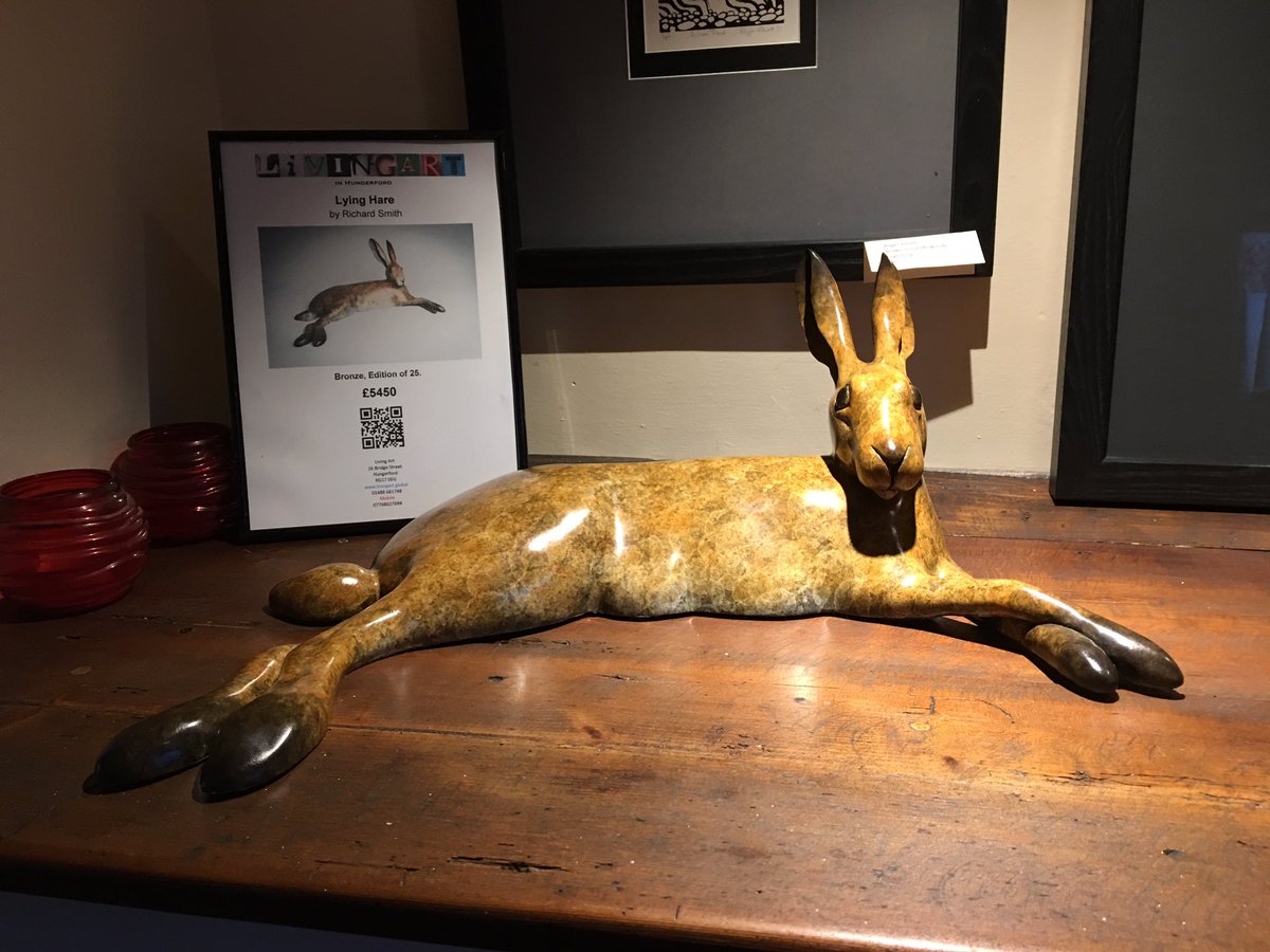 arthungerford's tweet photo. Lying Hare #richardsmith #bronzehare #harebronze #thesevenstars_bottlesford https://t.co/d1fIIweNsr