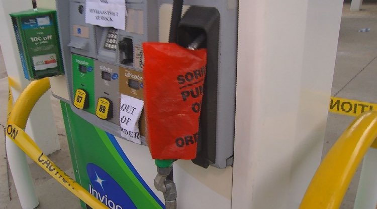 CarolineCDavid's tweet image. Pat McCrory is handling 3 emergencies in the state rn. Violent protests, flooding, and gas shortage. Thank you @PatMcCroryNC!!!