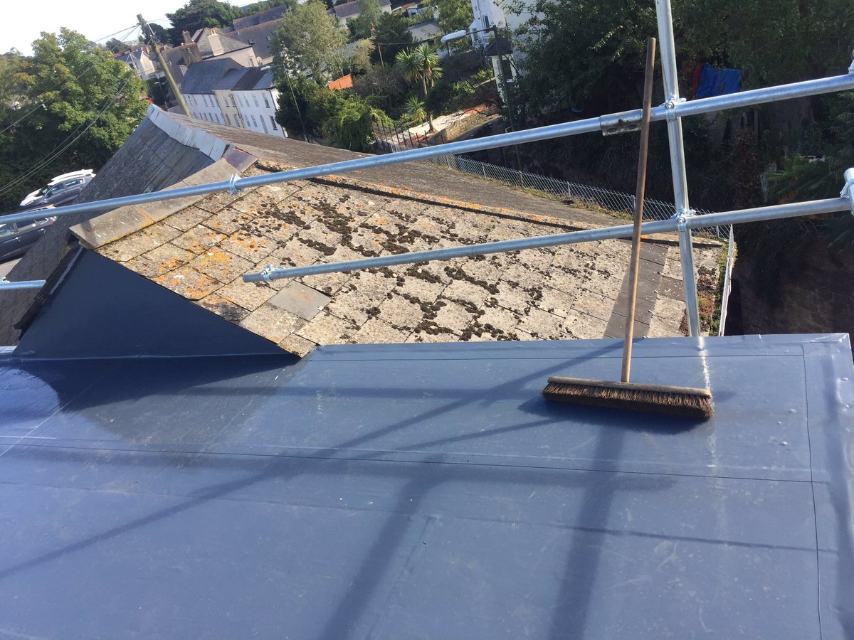 Daniel Russell tweet media