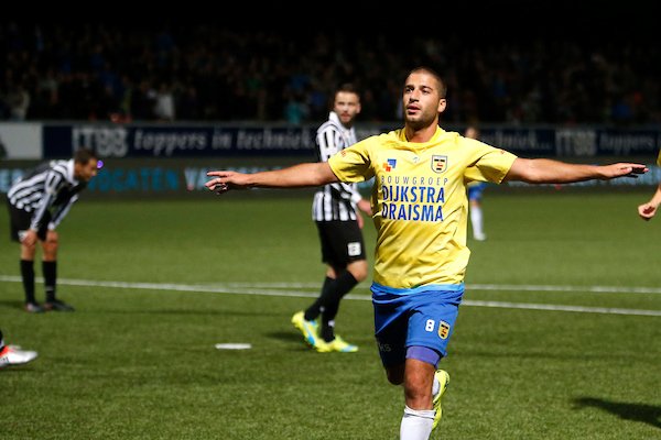 SCCambuurLwd's tweet photo. EIND GOED, AL GOED! Bakker (p), Kip en Gouriye zorgden voor de 3-1 eindstand. #CamAch #Cambuur https://t.co/HSj5fZjdXD