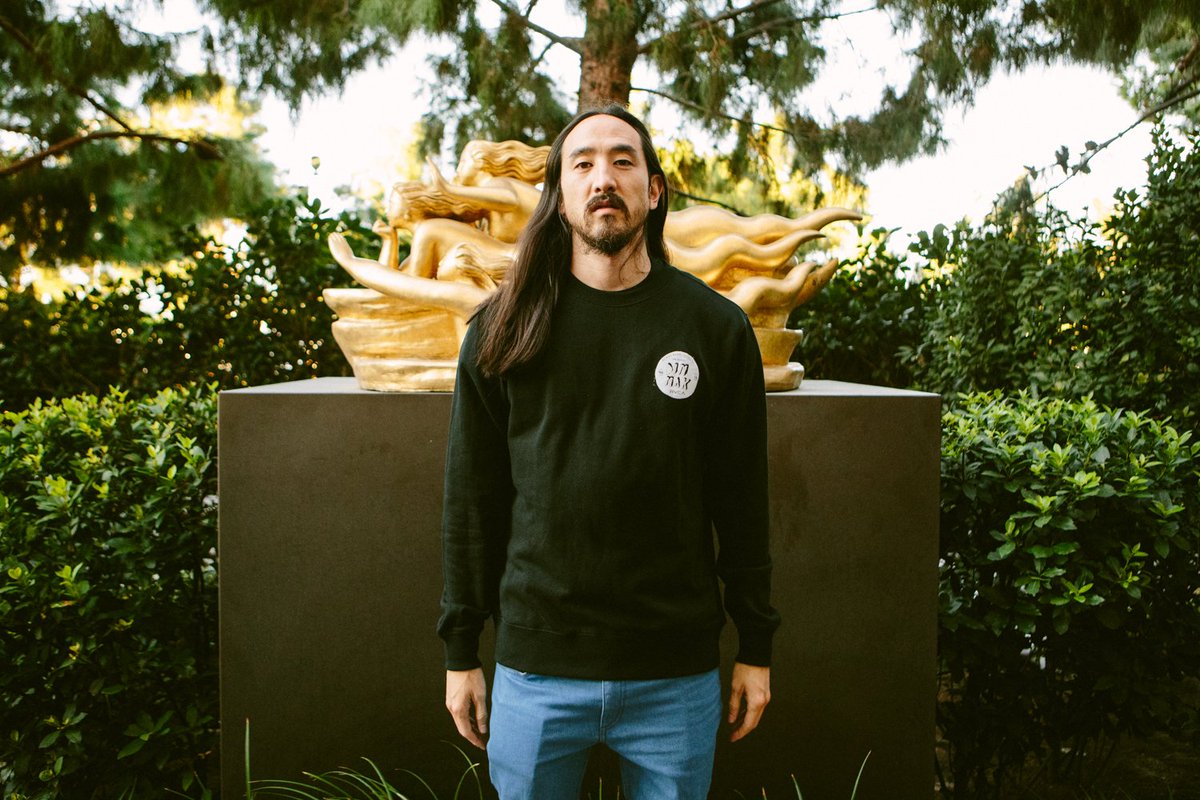 new collab with @dimmak & @RVCA for the 20th Anniversary collection just launched!! dimmak20th.com https://t.co/90p7vnHGu7