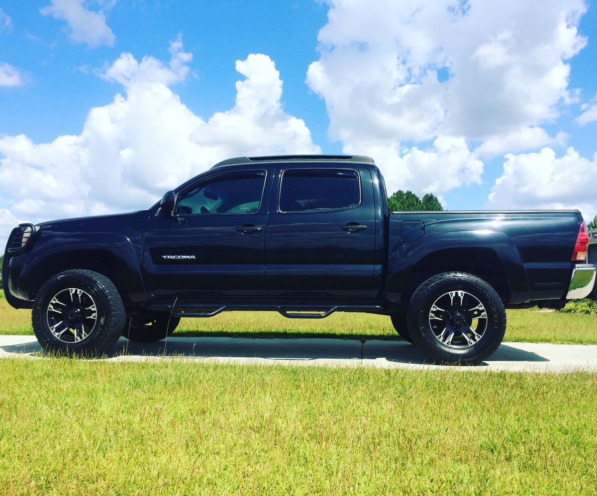J_K_Donovan's tweet photo. Best Looking Truck Ever: Clean & PAID OFF!!! 😆 #TitleInHand #DriveItTilTheWheelsFallOff https://t.co/rduN06NQje