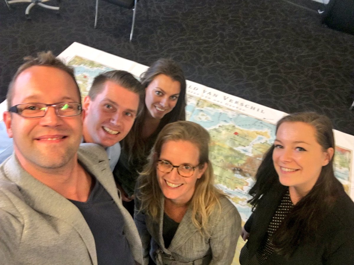 Pink Coat tweet media