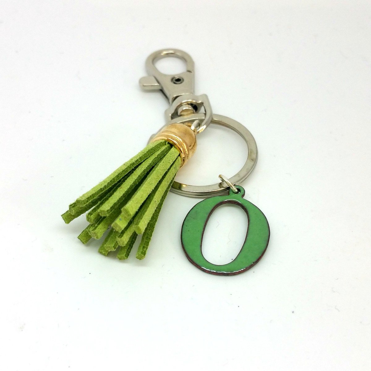 MaisyPlum2's tweet photo. Enamel Letter O Keyring Bag Charm https://t.co/8glSCwoaL3 #eshopsuk #etsyUK #GreenKeyring https://t.co/x89OybnVE2