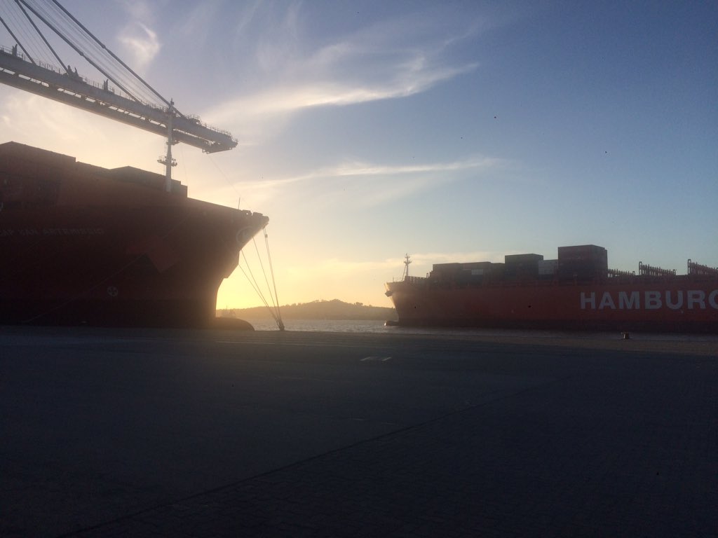 moniuy's tweet photo. @ktntcp  #container #colosos #hsud https://t.co/VtcHtqVfc3
