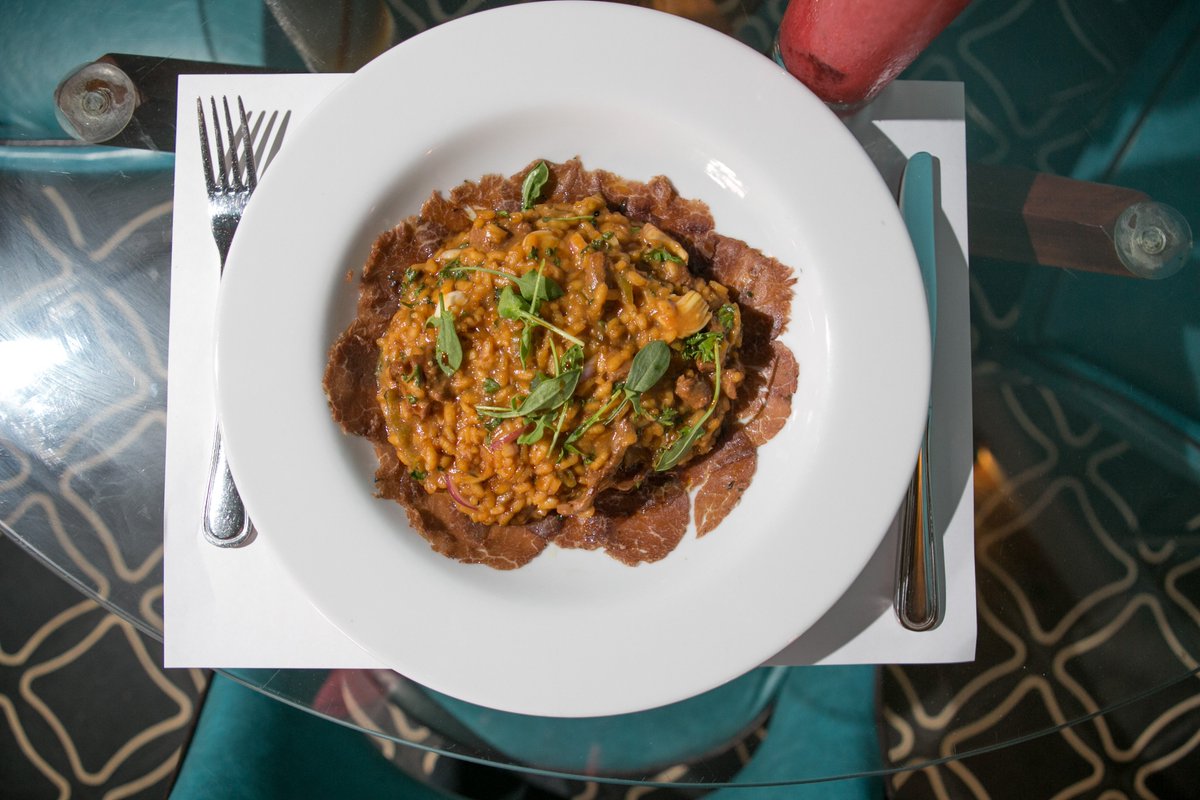 Cena de viernes en Mokambo