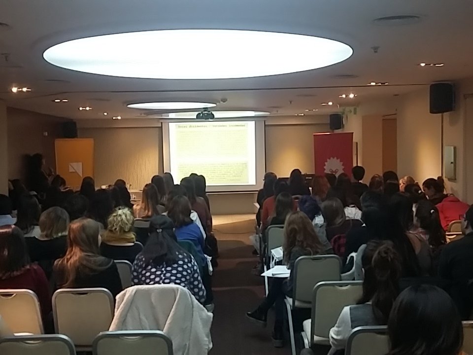 encuentrodetrad's tweet photo. Sylvia falchuk: El vasto territorio de la ñ. El papel político lingüístico de los traductores en el ejercicio profesional cotidiano #ENT2016 https://t.co/9x9GXUoyG2