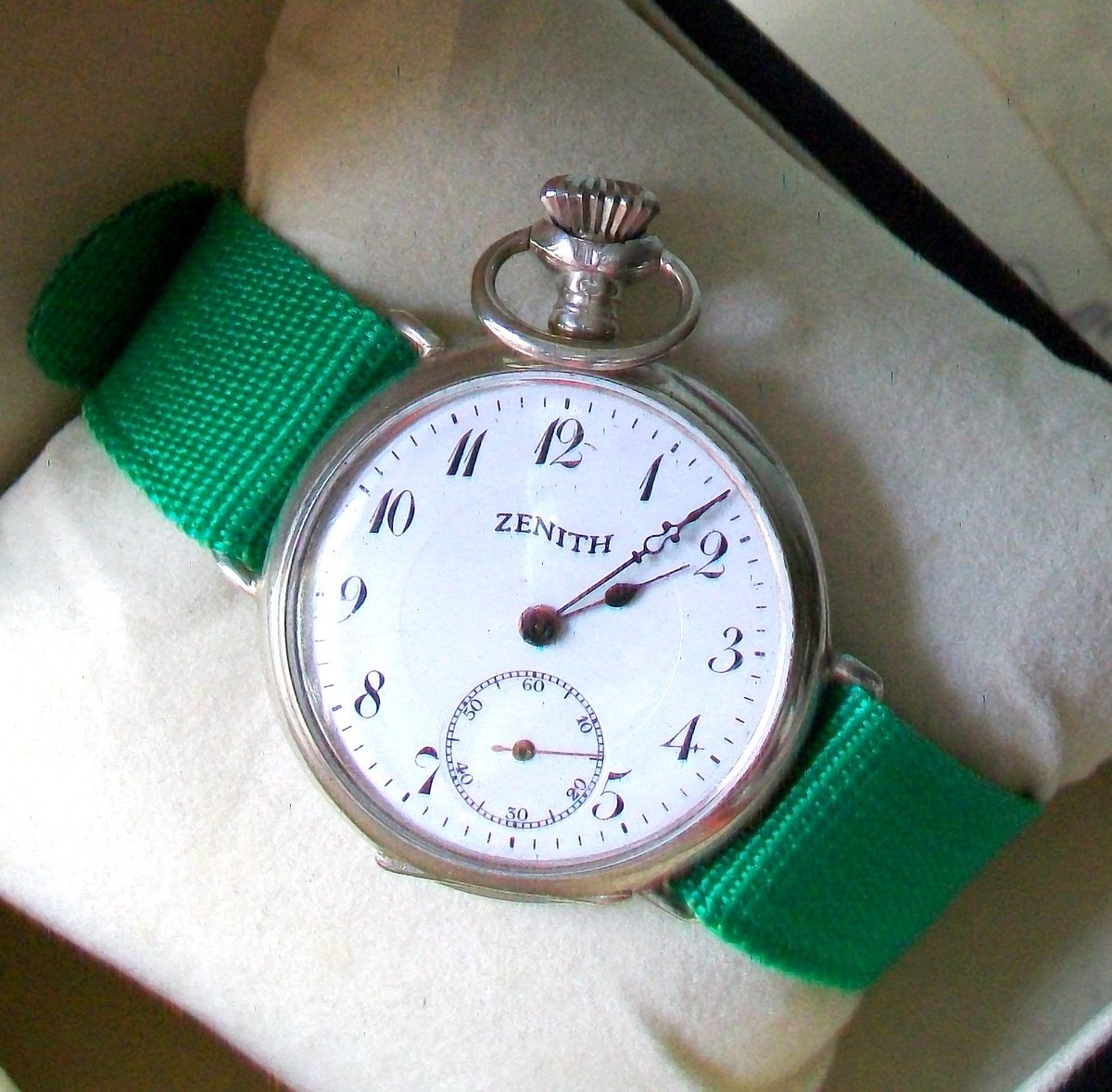vintwatch1955's tweet photo. Please follow me, I’ll sell soon part of my #vintagewatches #Collections⌚️ #Zenith #Breitling #Enicar #gold #silver #AllOriginal #vintstock https://t.co/2bL0flvDqd