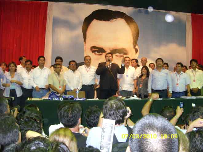 vocero_aprista's tweet photo. #PAP86 Almuerzo por los 86 Años del #PAP, que contara con la presencia de @AlanGarciaPeru en el Club Huancayo.
Sábado 24 Sept.
Hora: 1PM. https://t.co/7SIl0shqoD