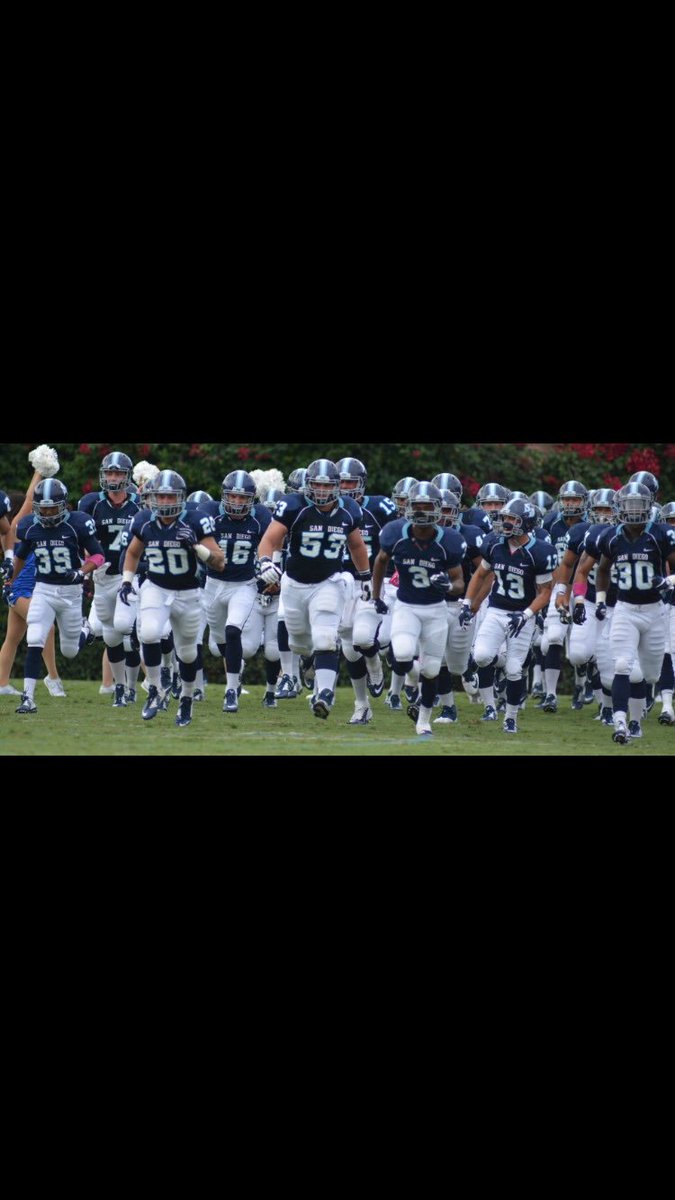98jarred's tweet photo. Blessed to say I have received my first D1 football scholarship from the UNIVERSITY OF SAN DIEGO💙🏈 #toreros #bullpit https://t.co/U1yRX4NxvV