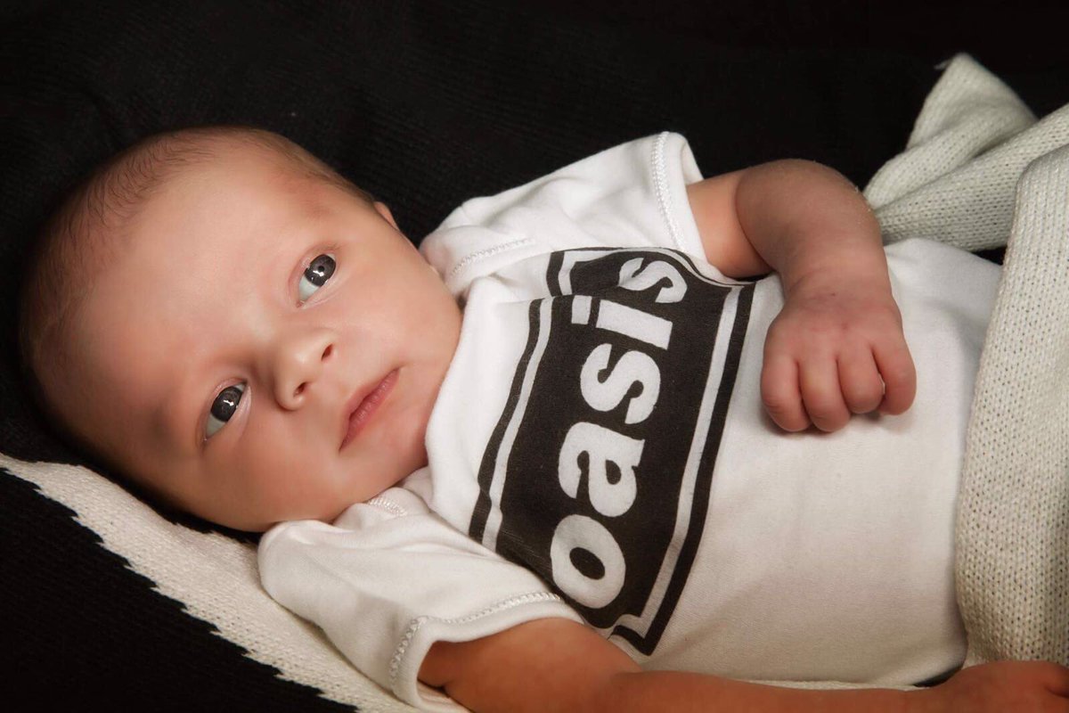 MattyAntics's tweet photo. @BoneheadsPage @liamgallagher @NoelGallagher My boy has great taste in clothes and tunes already and he's only 2 weeks old. https://t.co/lBJCeGlgBe