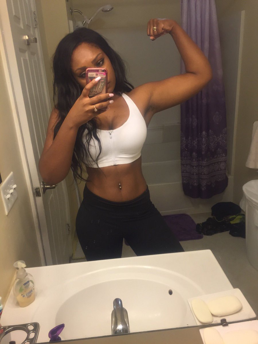 CaptainEzio's tweet photo. #BrittanyRennerTaughtMe 💪🏽@brittanyrennerr https://t.co/FOZl6Czs19