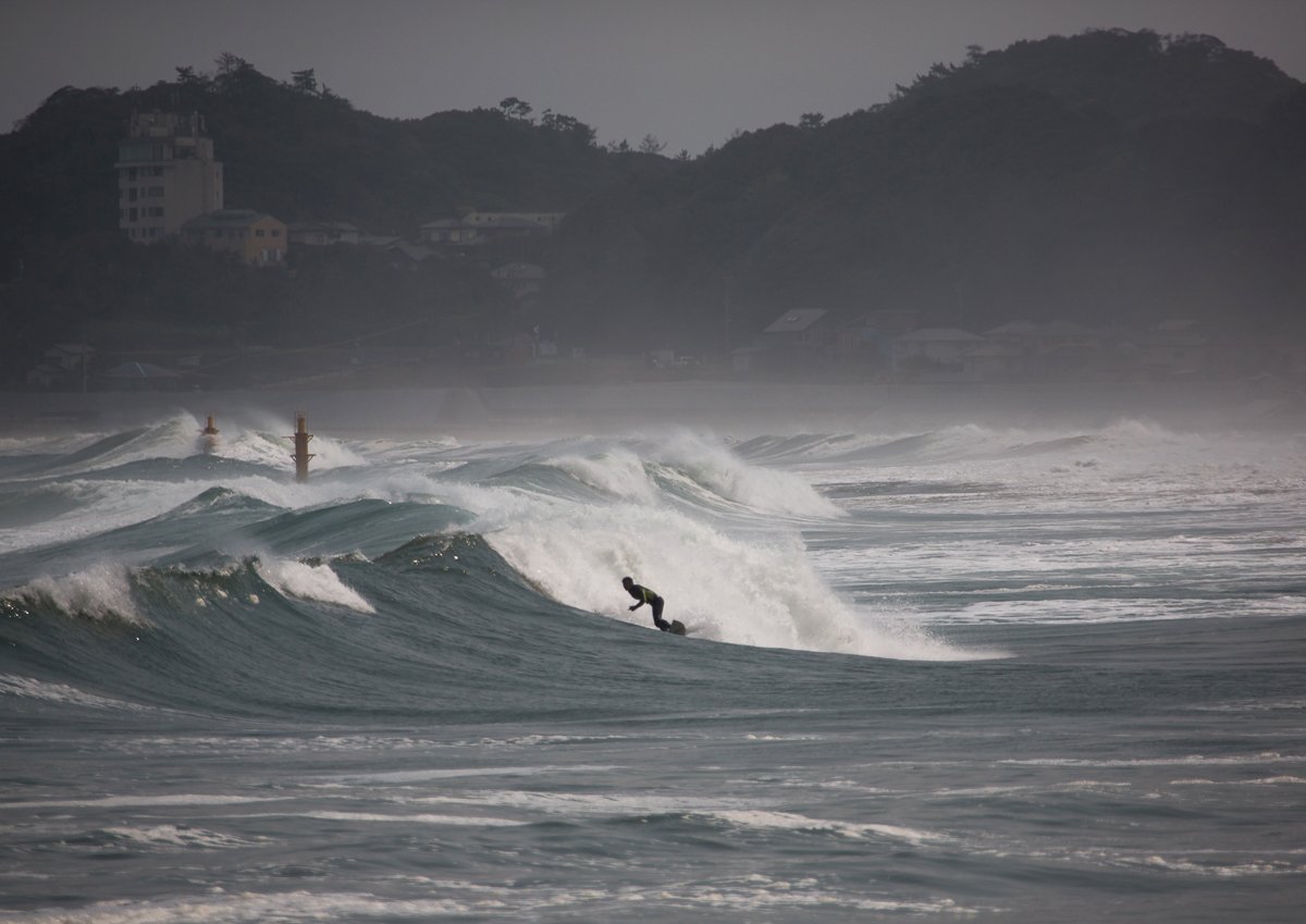 AJEnglish's tweet photo. In Pictures: Fukushima's surfers riding on radioactive waves https://t.co/GFbui8fIxV https://t.co/PUc5fpODUR