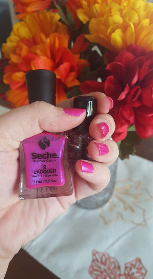 msmegz's tweet photo. Excuse my horrible cuticles, but this color is ah-mazing! @SecheNails @Influenster #showoffyourseche #contest https://t.co/RfKdVZhq9L