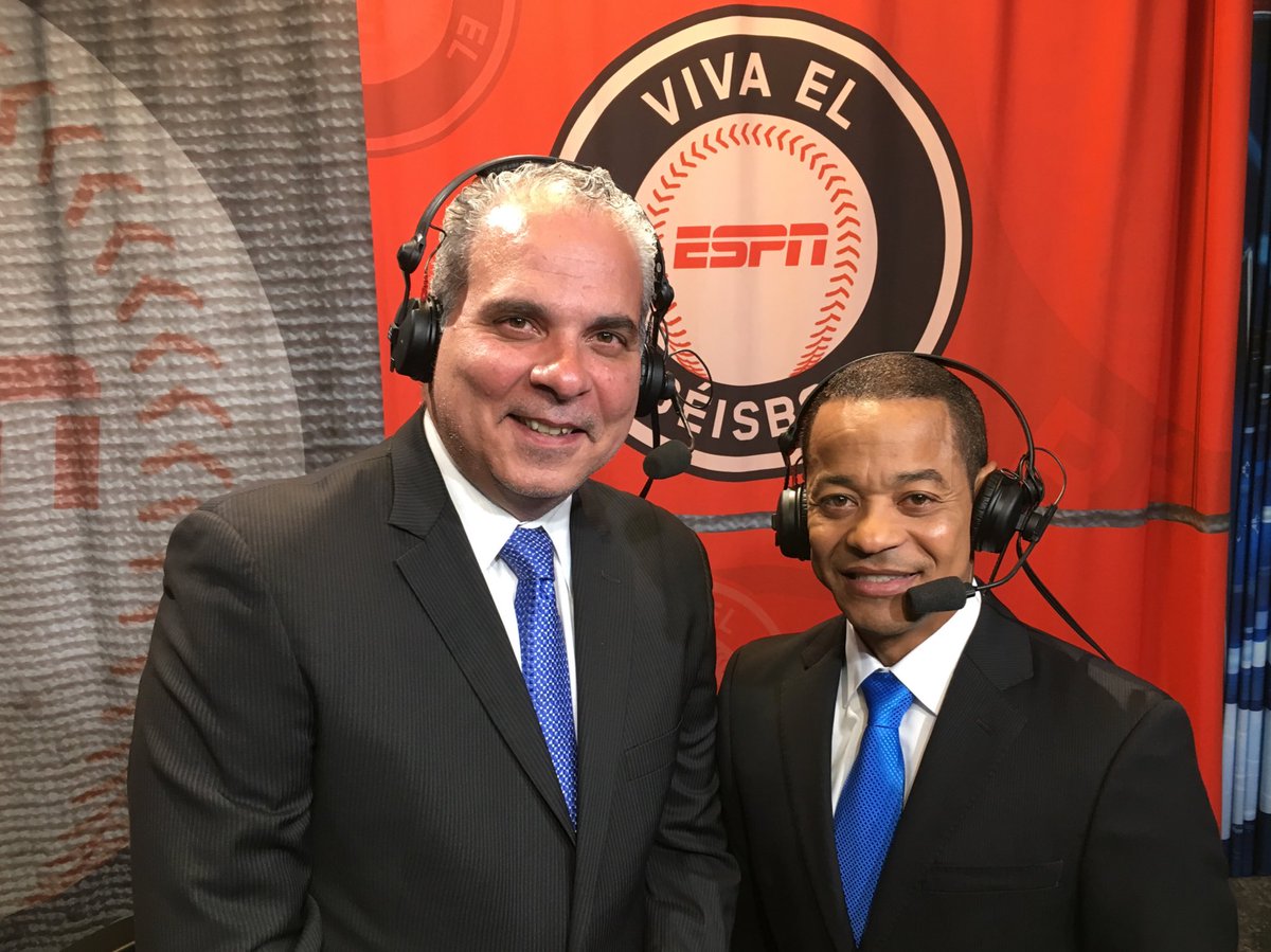 Enrique_Rojas1's tweet photo. En minutos arrancamos con MLB por ESPN: #Yankees Vs #BlueJays junto a @EJerezESPN #NocheDeCorbatasAzules https://t.co/My70pY8XTc