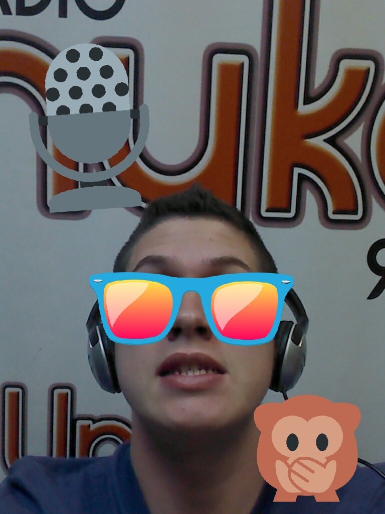 CrisKallaur's tweet photo. #Encendidos #Radio #Unyka #Periodismo #Locura #Vamos #LaPepa https://t.co/PzxqnrBM14