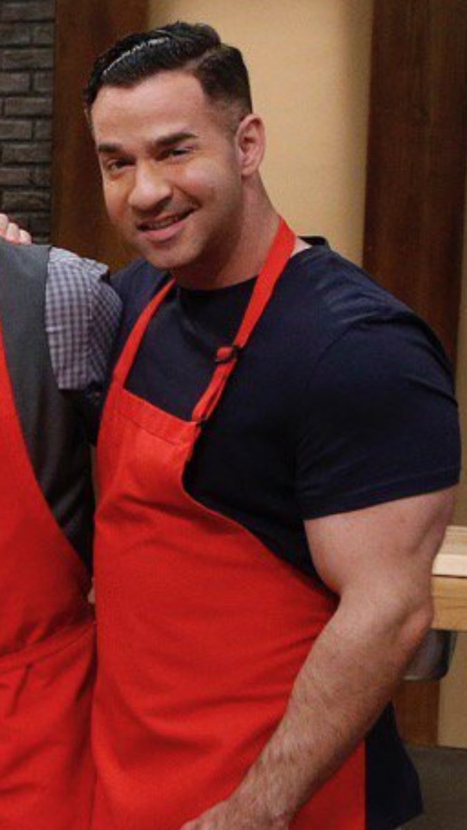 justchristinnee's tweet photo. why does @ItsTheSituation look so much like kiko from Chavo?? 😭😭 https://t.co/e5ZLRC1RQE