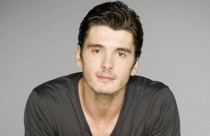 ElNacionalWeb's tweet image. Un #Crush con acento: Yon González  😍 &amp;gt;  bit.ly/2cXyLEn