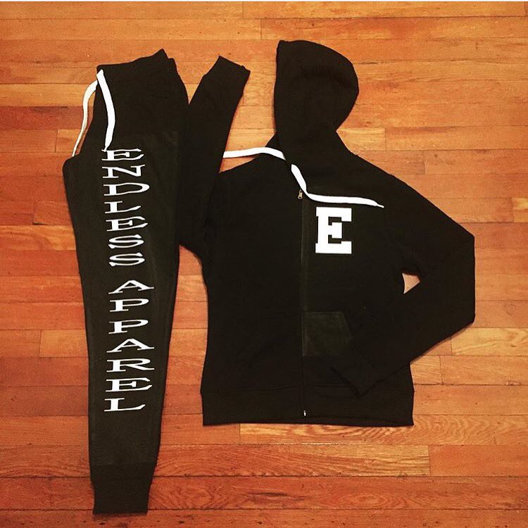 djtrizzytrip's tweet photo. Female sample JoggerSet #ERAVINTAGECLUB #EndlessApparel #IfAppovedwillbeNext #ImAlwaysWorking #paypalready💳 #IshipWorldWide🌏 ™@FoxxThePlug https://t.co/N3TuCzMdzs