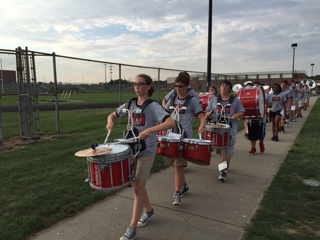 msdwt's tweet photo. #NCHS #Homecoming2016 #HalftimeParade #BannerArt https://t.co/hXqjNJfmRi