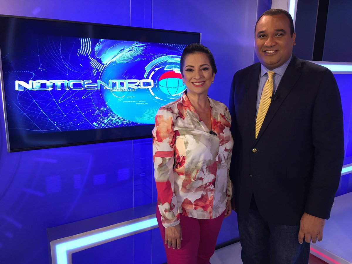 Miguelsusan's tweet photo. Estamos listos para informarte. Te esperamos a las 9pm en @noticentro13rd #Telecentro13 @liselman Al servicio de la información siempre! https://t.co/HEvX5b5hm2