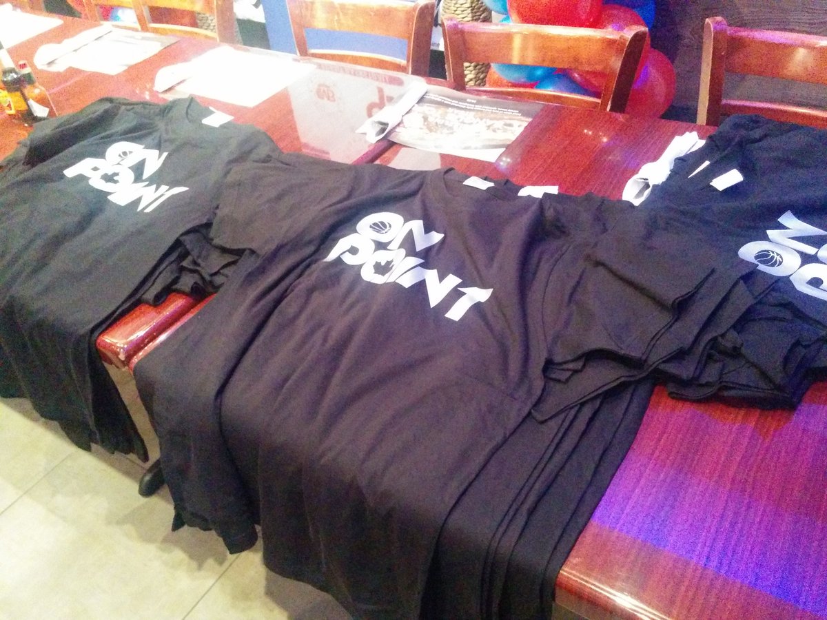 DrewEbanks's tweet photo. ON POINT FREE AGENT LEAGUE BANQUET: Special thanks to our sponsor Max's Toronto! @megacitybball #WLDYPF #OPFAL https://t.co/UtiU8hCLcP