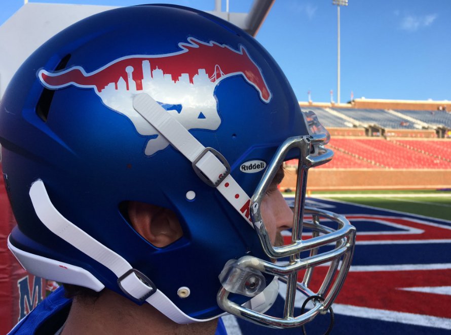 BR_CFB's tweet photo. SMU took the field tonight with these special #DallasStrong helmets in honor of the 5 officers killed on July 7th https://t.co/MiLXdcYDgM https://t.co/J4P6NEnlH0