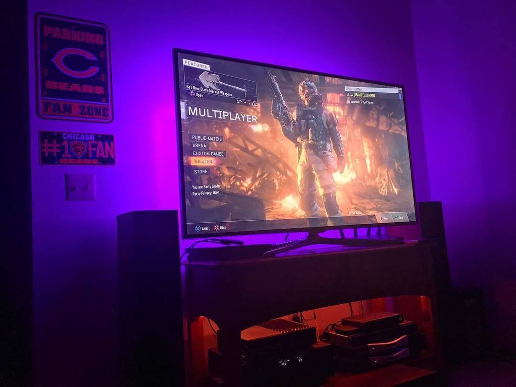 Switched up the #GamingSetup in the new house! (Work-in-progress) #XboxOne #PS4 <a href="/polkaudio/">Polk Audio</a>… ift.tt/2d5hEx4