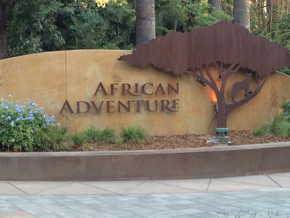 MarechalWine's tweet photo. Tonight! Pouring for Zoofari @FresnoZoo next to the African Adventure. https://t.co/C1SPHif26L