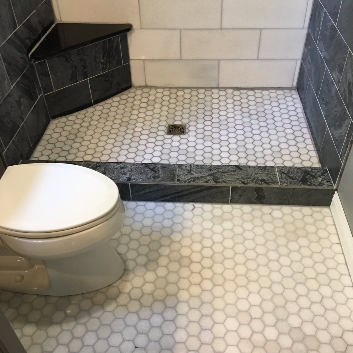 tkdstile's tweet photo. Waiting for some glass doors, and this one is a wrap. @TheTileDepot @GuppyGupSports https://t.co/AN1fl8sw9Q