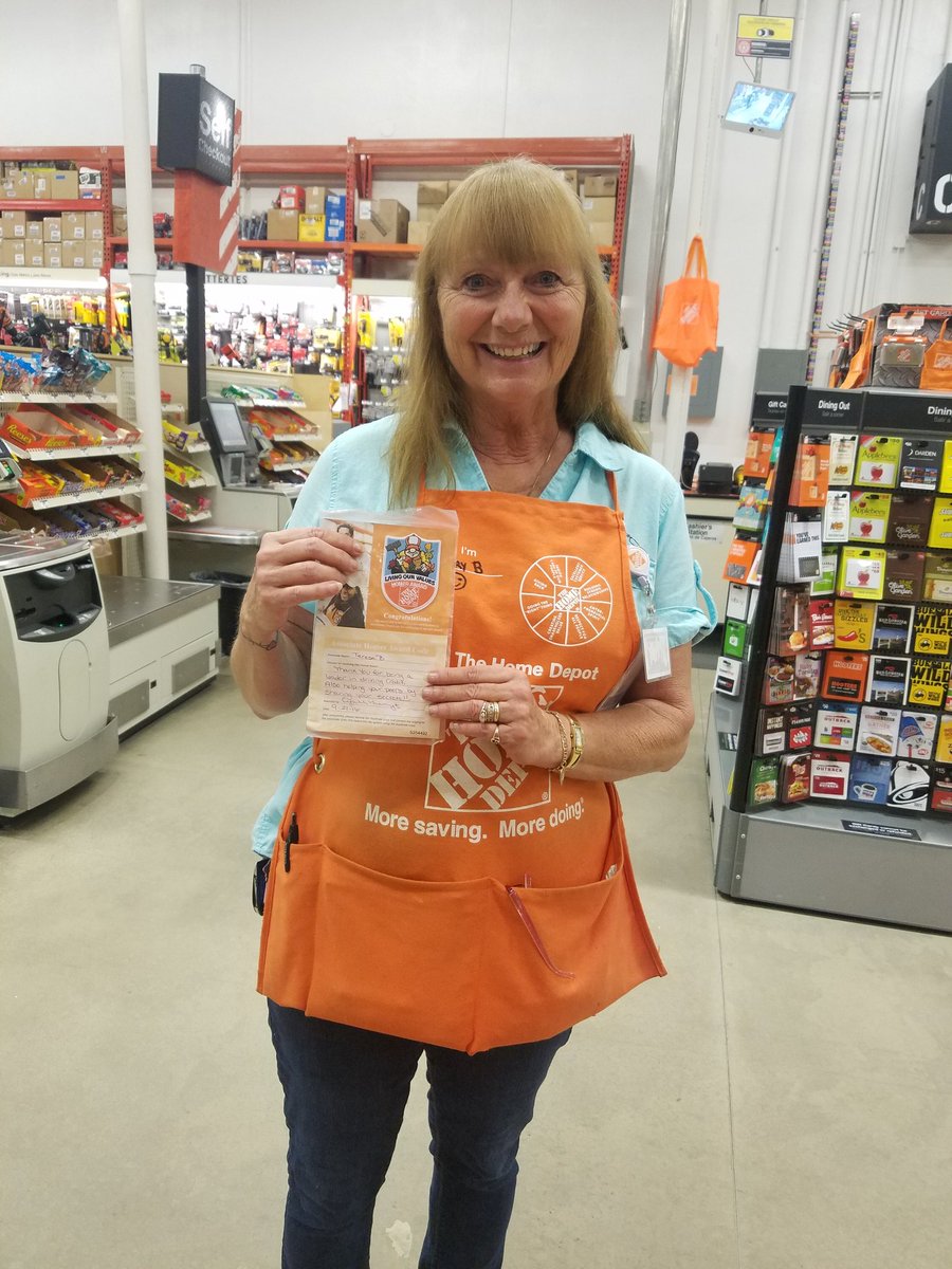 HoneyHardware's tweet photo. 11 credit cards in one week!!! Teaching her peers how to do it too!!! Way to go Terri!!!@ChaseKnowlesHD @TaraTuckerTHD @JoeBechtelTHD https://t.co/K1q58ZnOXI